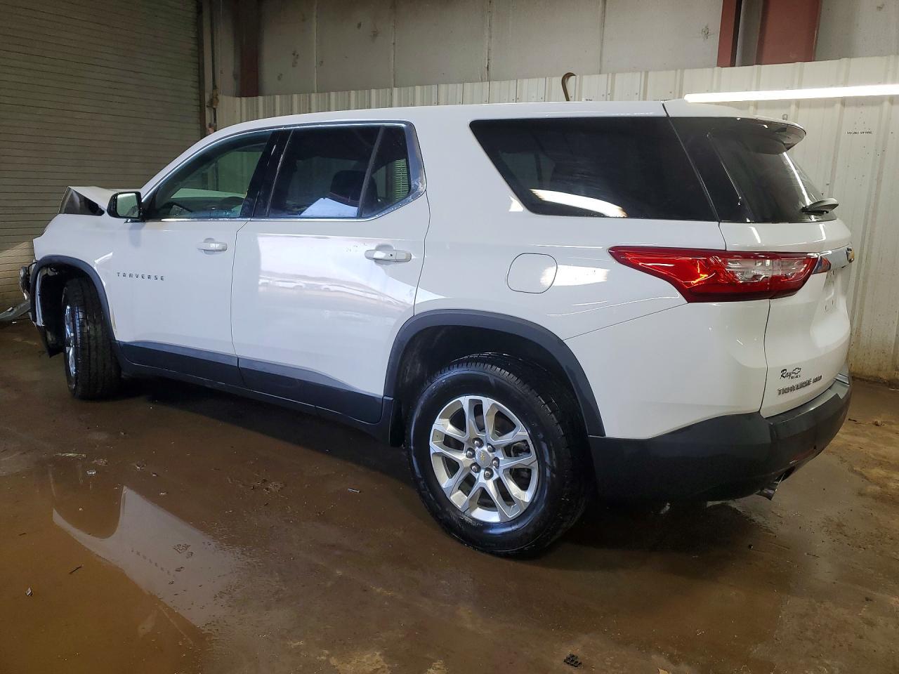 2018 Chevrolet Traverse Ls - zdjęcie 2