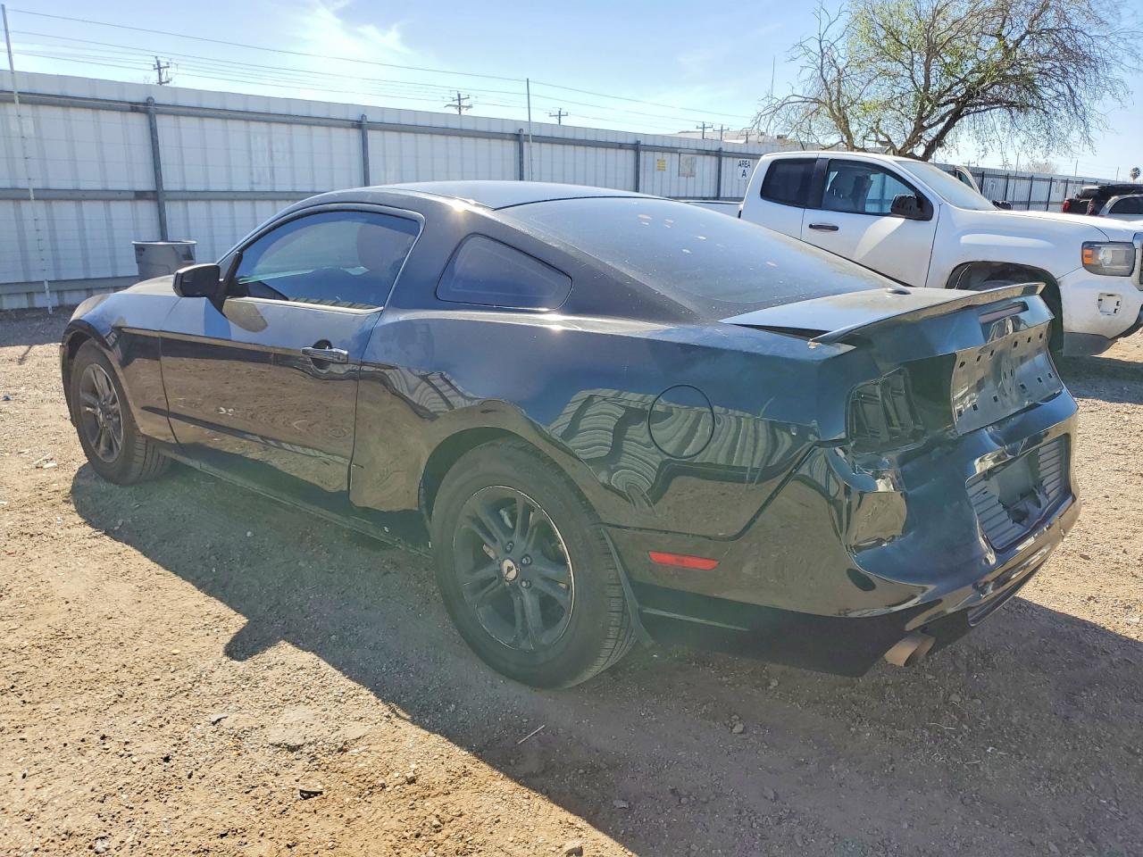 2014 Ford Mustang - zdjęcie 2