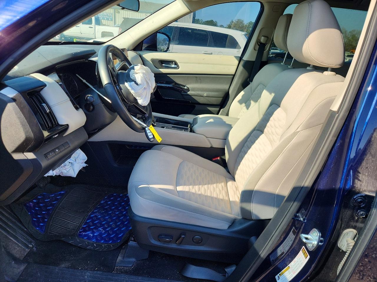 2022 Nissan Pathfinder Sv - zdjęcie 7