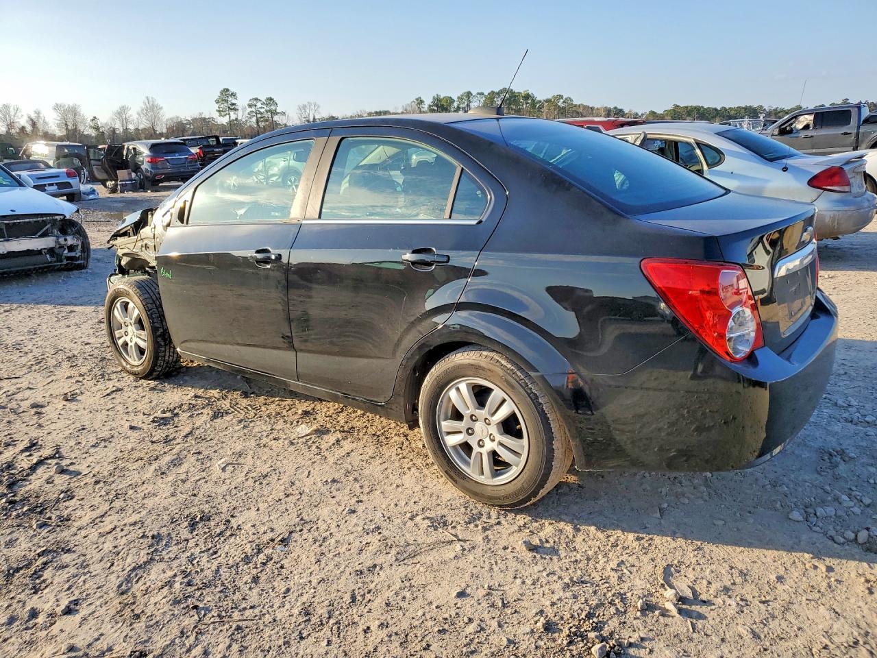 2016 Chevrolet Sonic Lt - zdjęcie 2