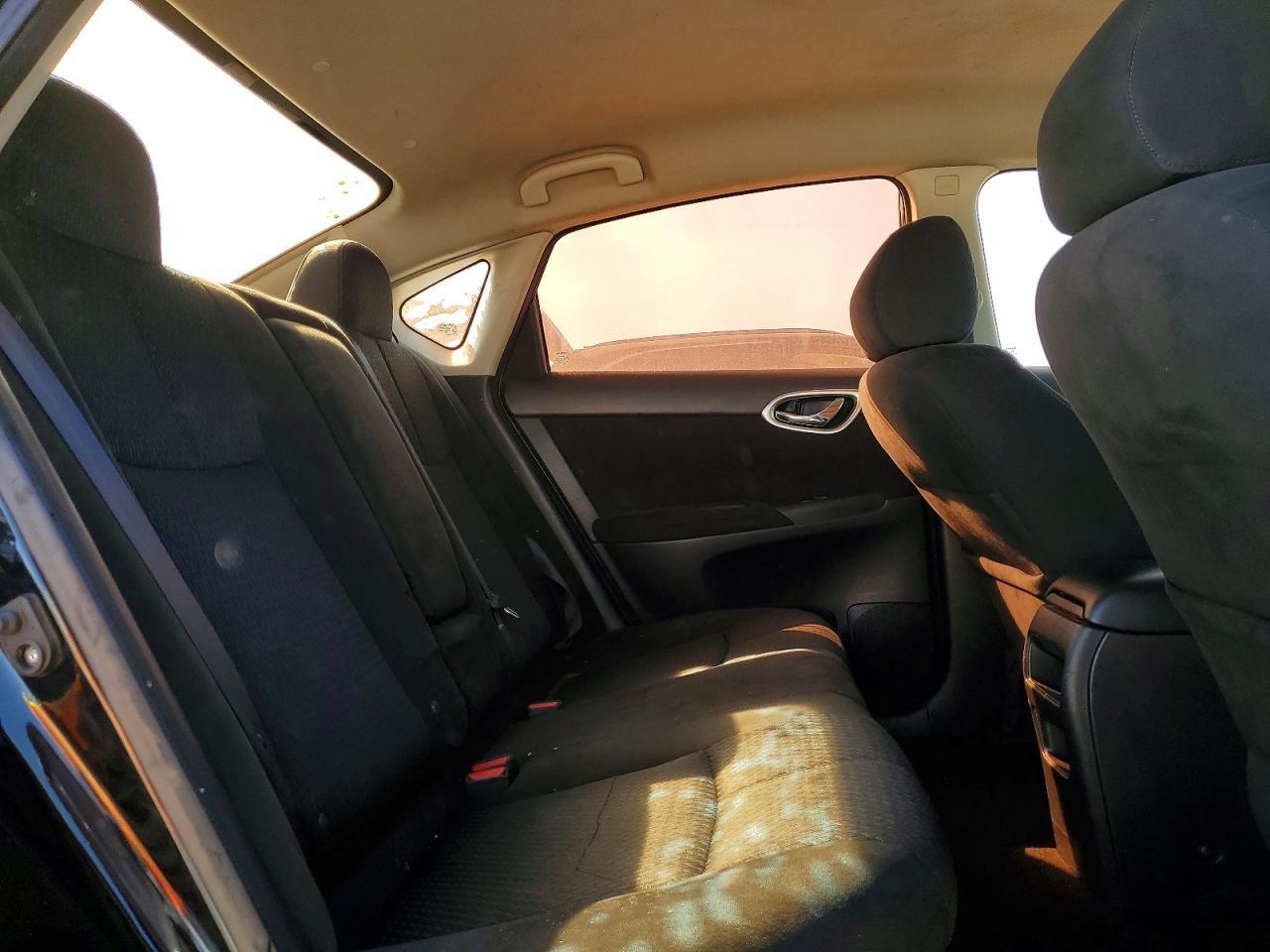 2015 Nissan Sentra S - zdjęcie 10