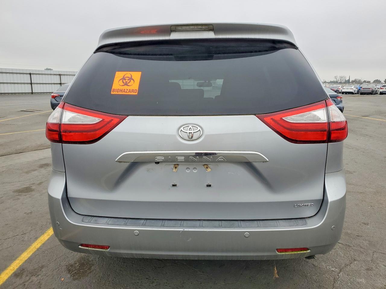 2017 Toyota Sienna Xle - zdjęcie 6