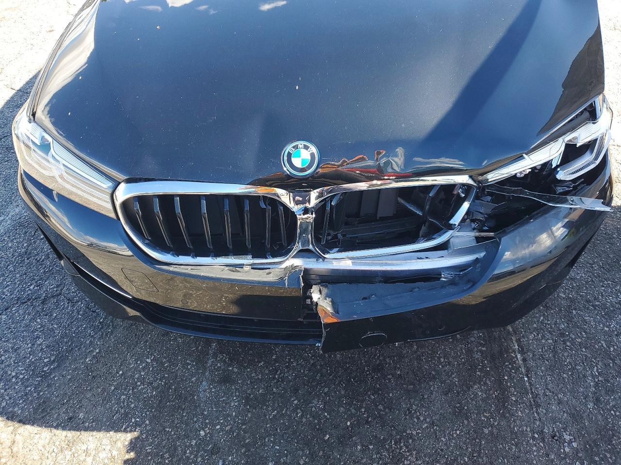 2022 BMW 530E - zdjęcie 11