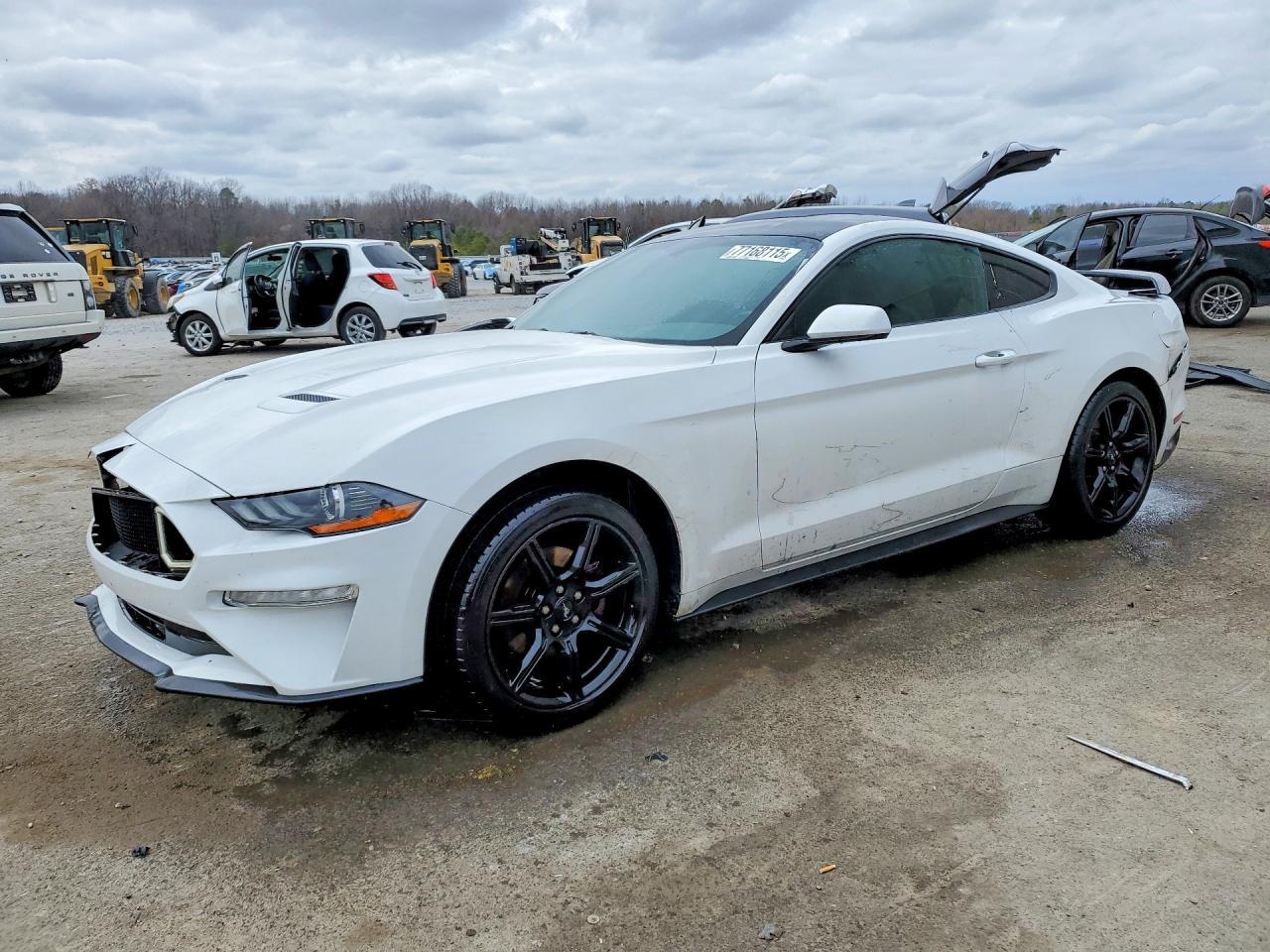 Ford Mustang - zdjęcie 1