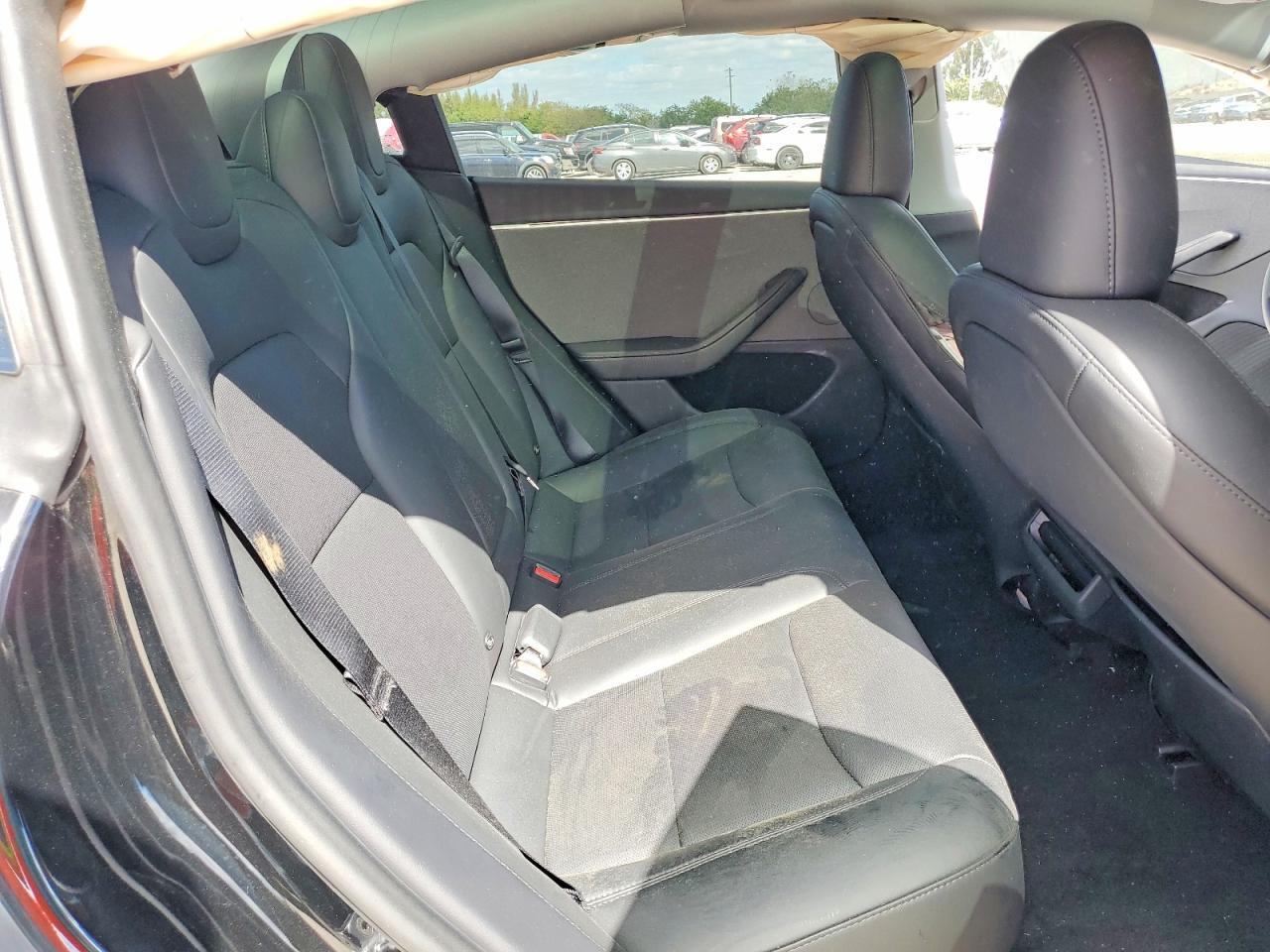 2024 Tesla Model 3 - zdjęcie 10