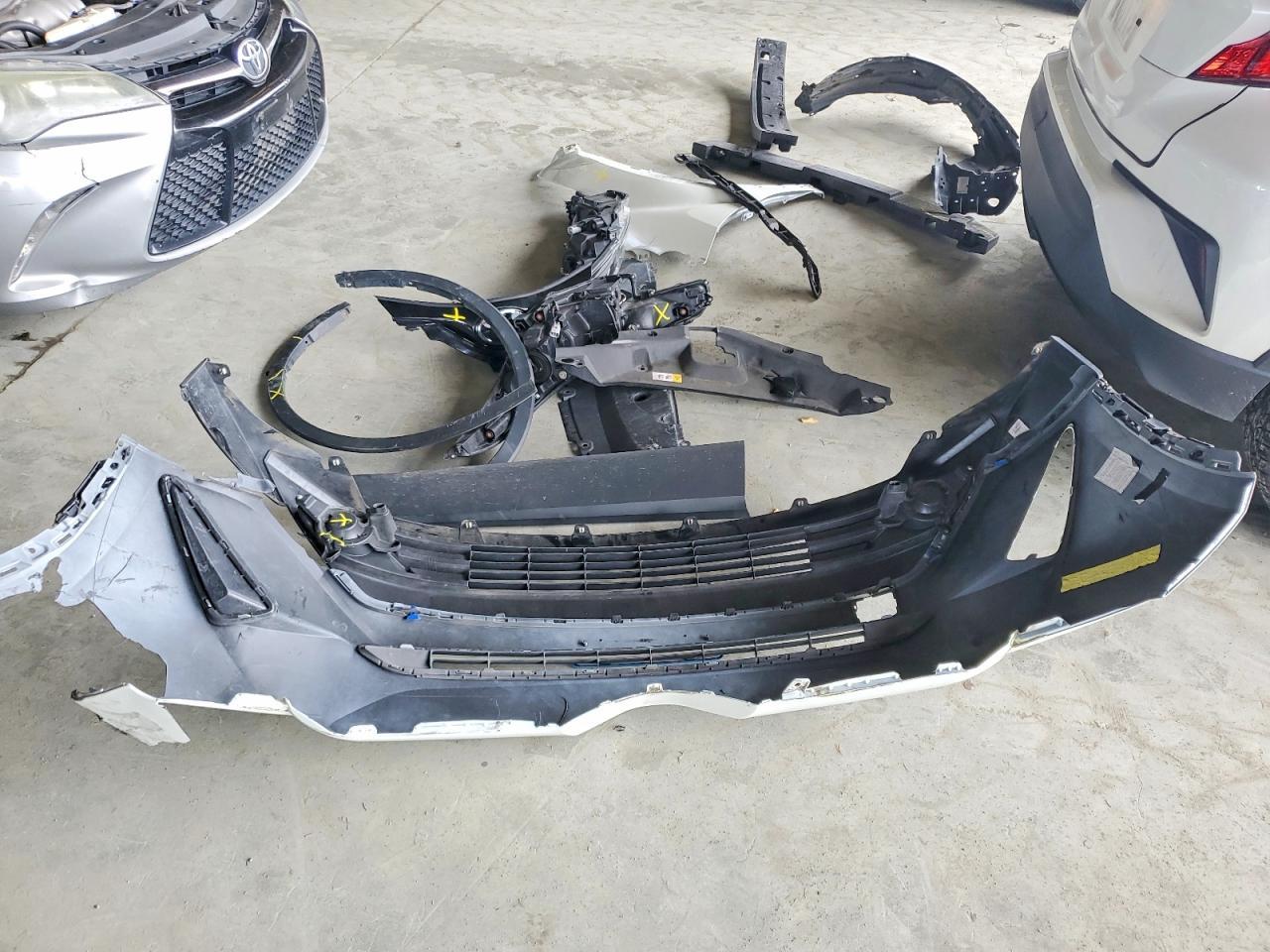 2019 Toyota C-Hr Le - zdjęcie 13