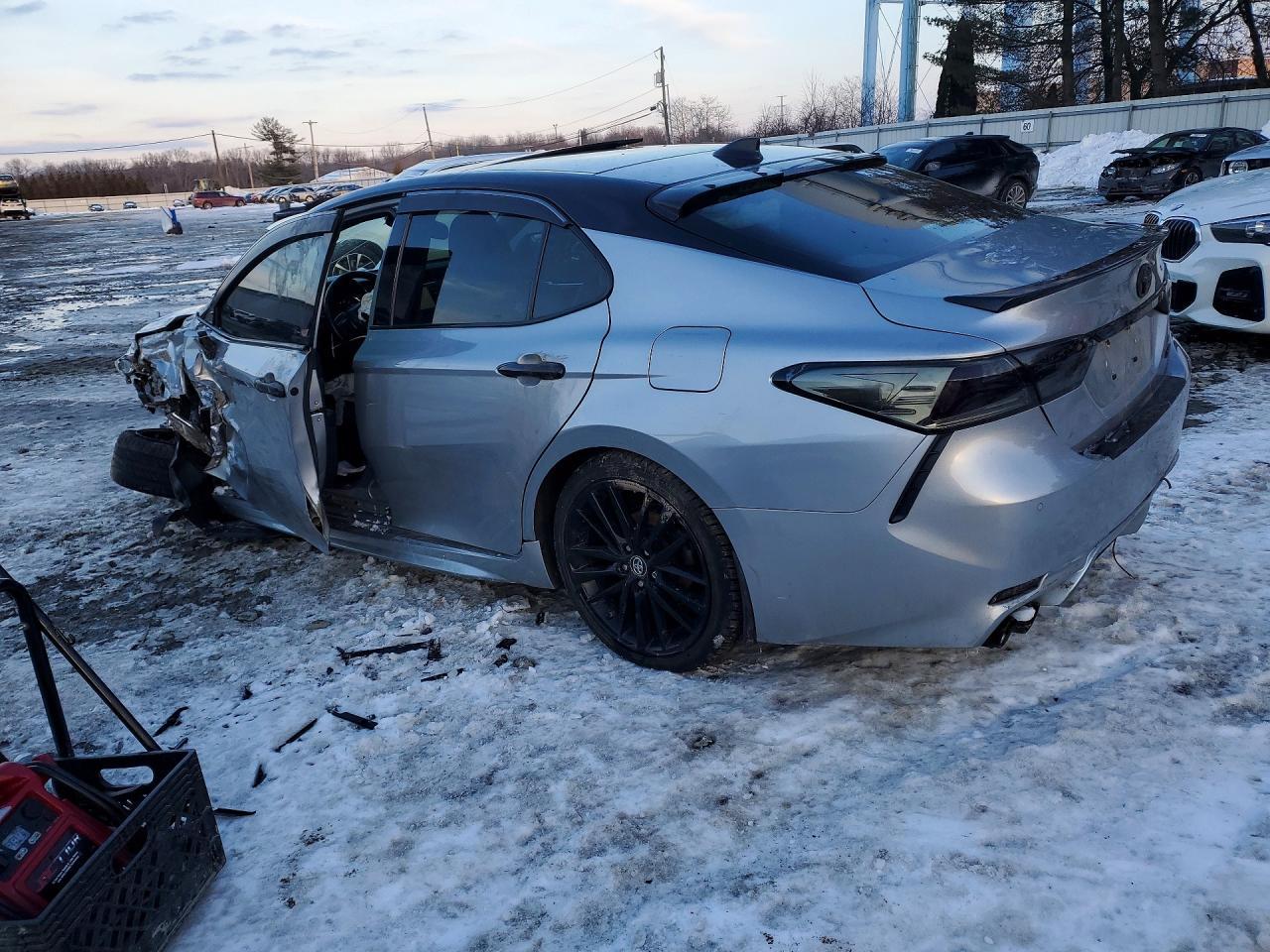 2019 Toyota Camry Xse - zdjęcie 2