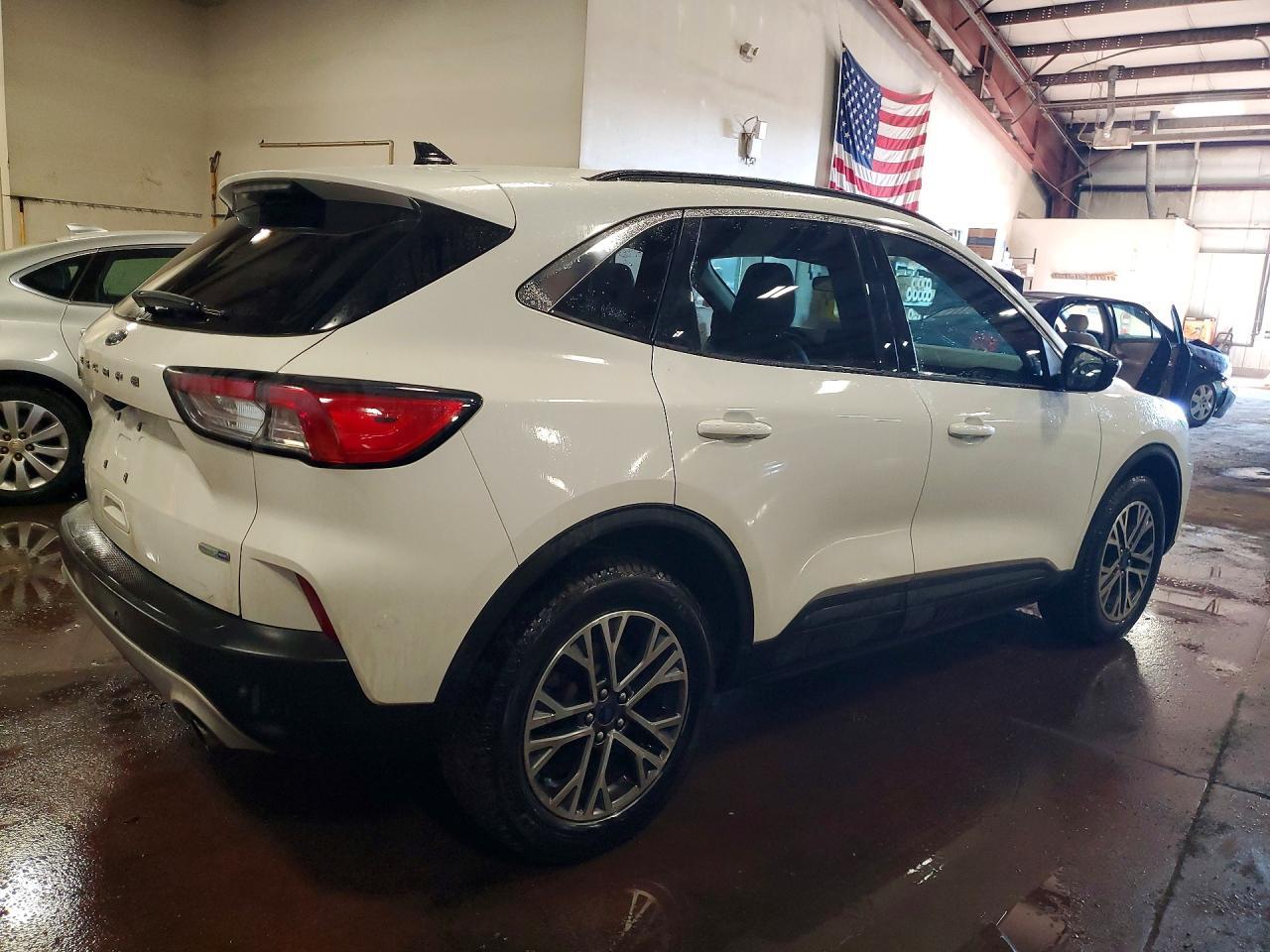 2020 Ford Escape Sel - zdjęcie 3