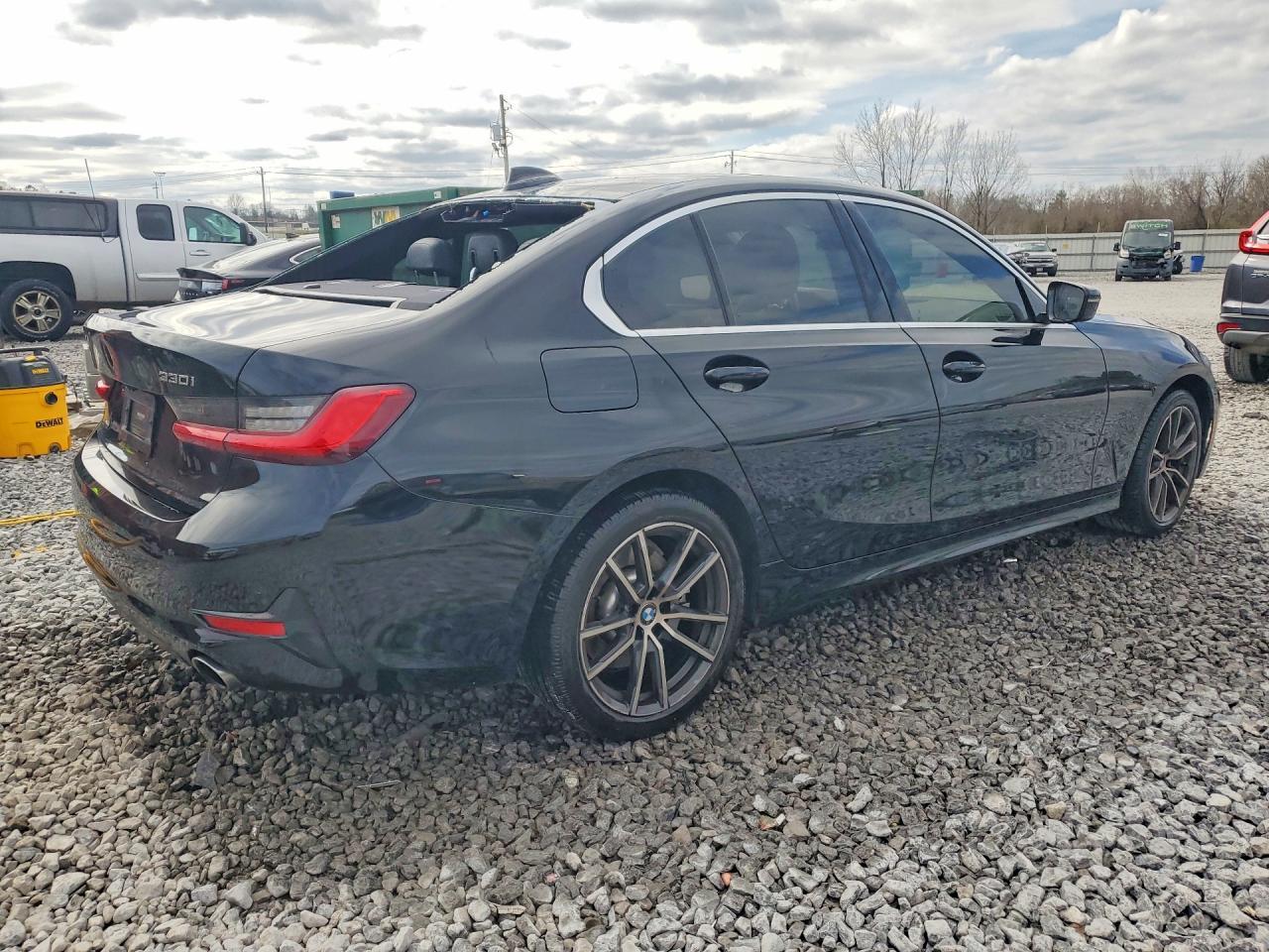 2020 BMW 330Xi - zdjęcie 3