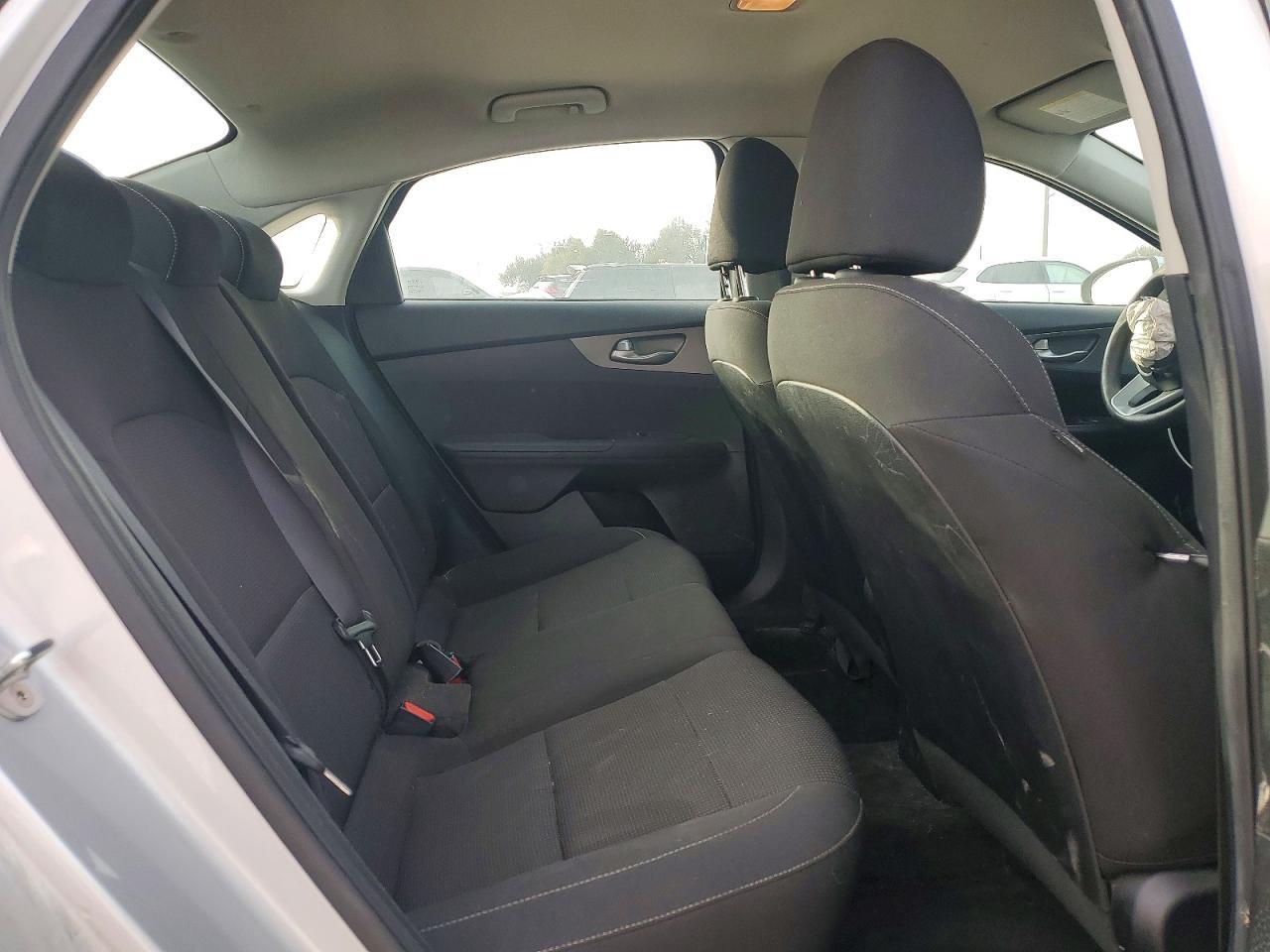 2019 Kia Forte Lxs - zdjęcie 10