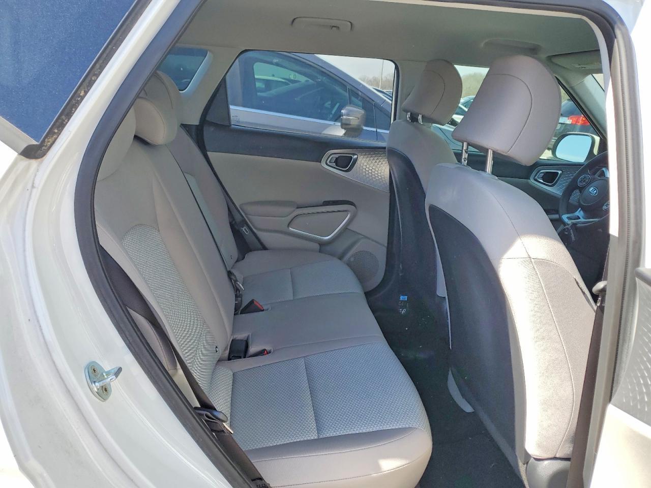 2021 Kia Soul Lx - zdjęcie 11