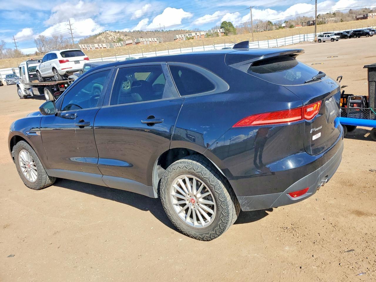 2017 Jaguar F-Pace - zdjęcie 2