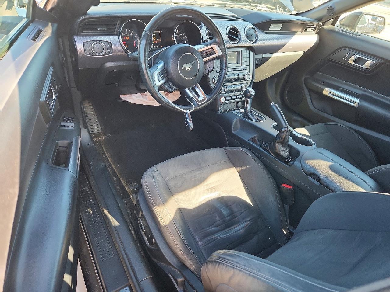 2017 Ford Mustang - zdjęcie 8