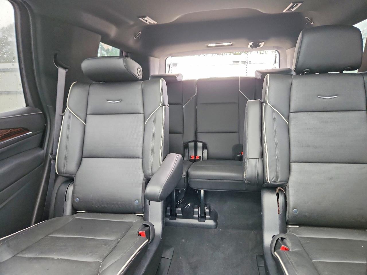 2021 Cadillac Escalade Premium Luxury - zdjęcie 10