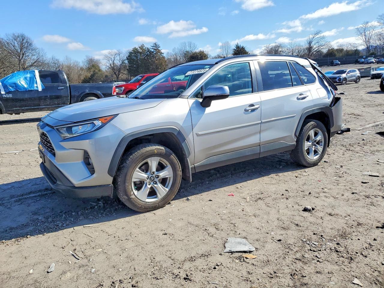 2019 Toyota Rav4 Xle - zdjęcie główne