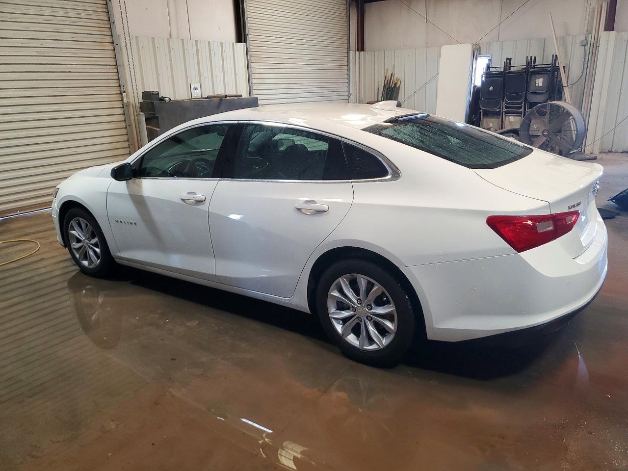 2023 Chevrolet Malibu Lt - zdjęcie 2