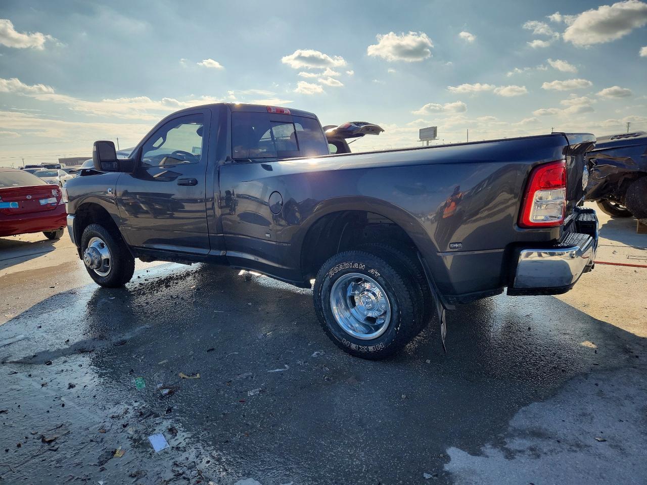 2024 Ram 3500 Tradesman - zdjęcie 2