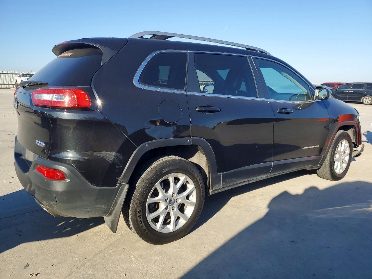 2016 Jeep Cherokee Latitude - zdjęcie 3