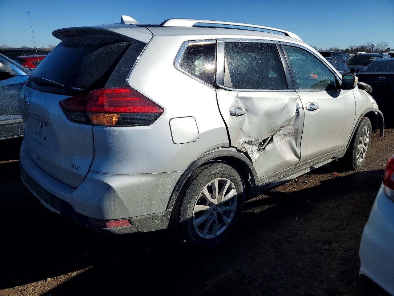 2020 Nissan Rogue Sv - zdjęcie 3