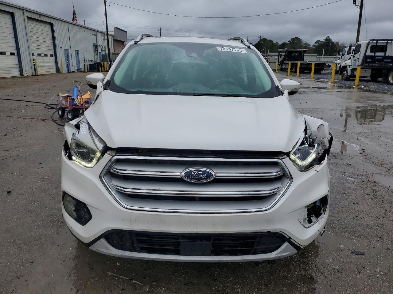 2019 Ford Escape Titanium - zdjęcie 5