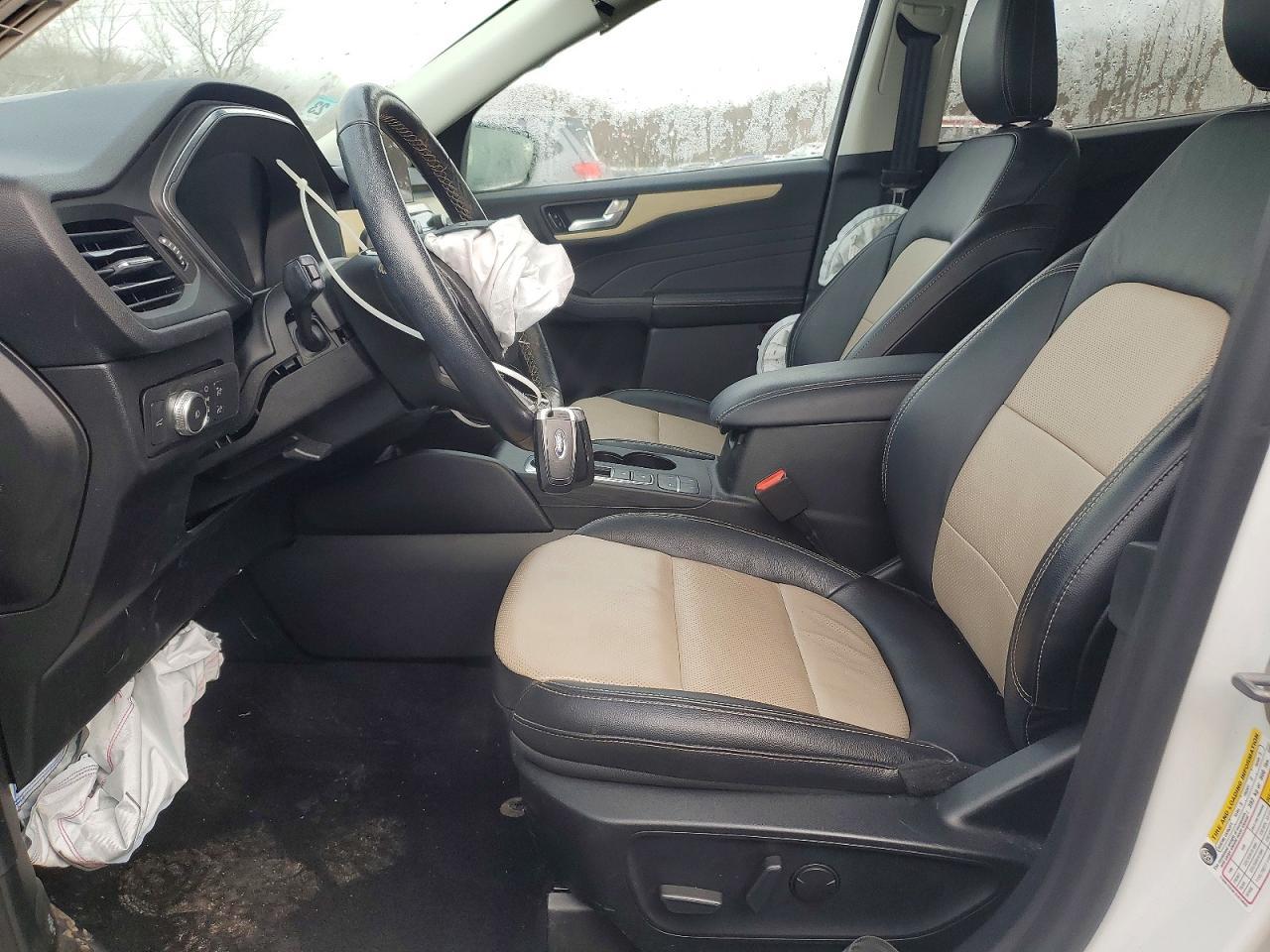 2022 Ford Escape Titanium - zdjęcie 7