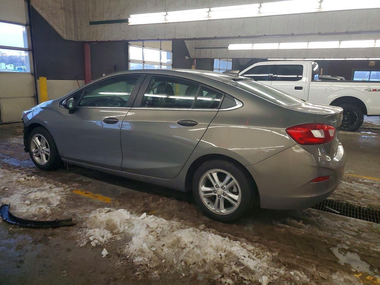 2017 Chevrolet Cruze Lt - zdjęcie 2