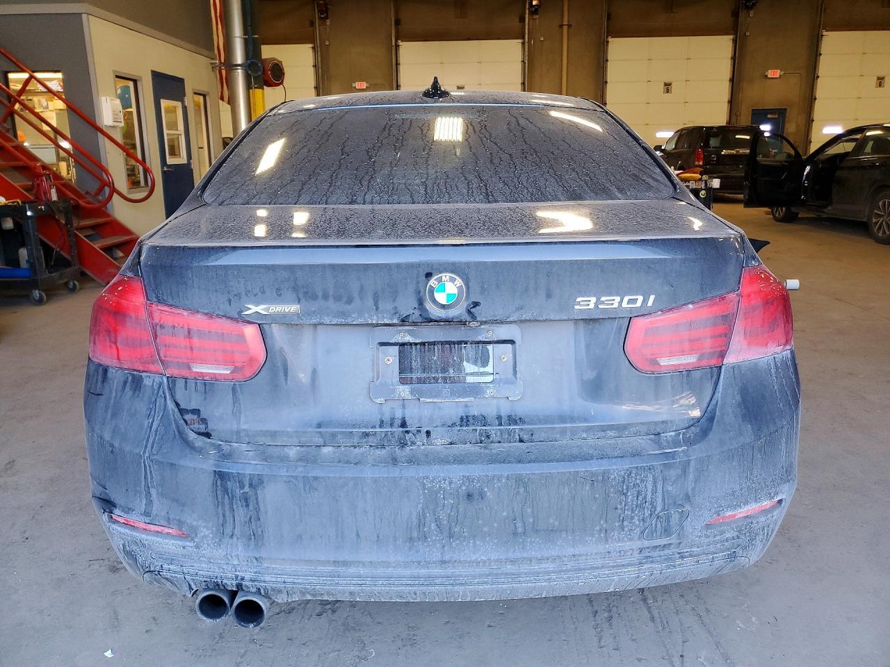 2018 BMW 330 Xi - zdjęcie 6