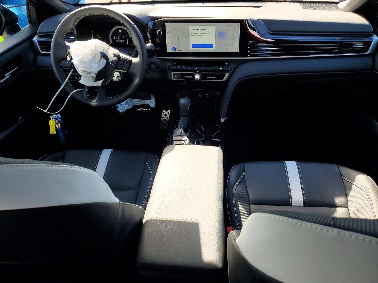 2025 Toyota Camry Xse - zdjęcie 8