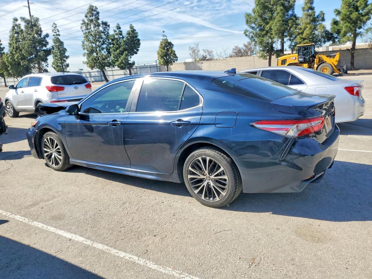 2019 Toyota Camry Se - zdjęcie 2
