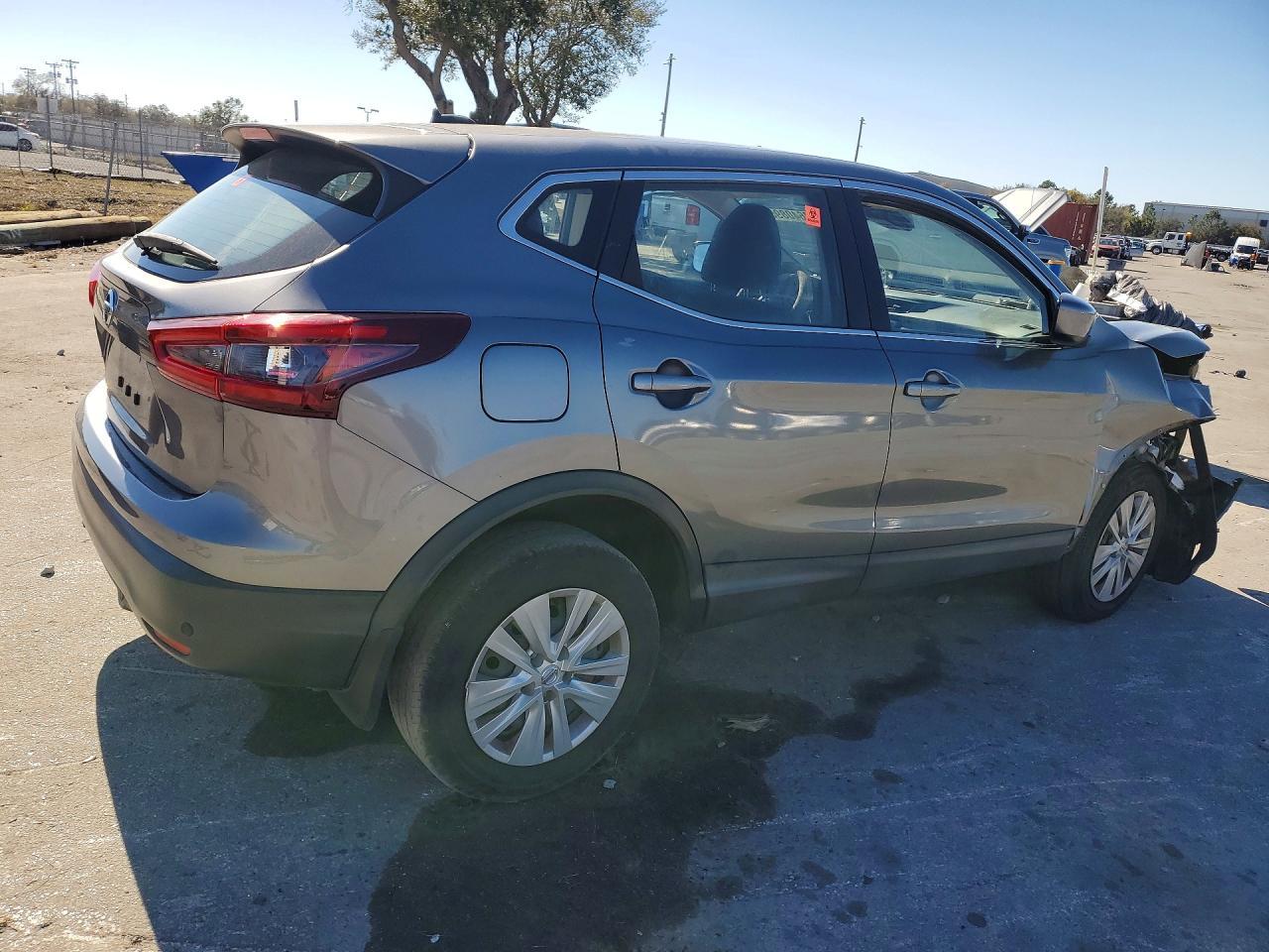 2020 Nissan Rogue Sport S - zdjęcie 3