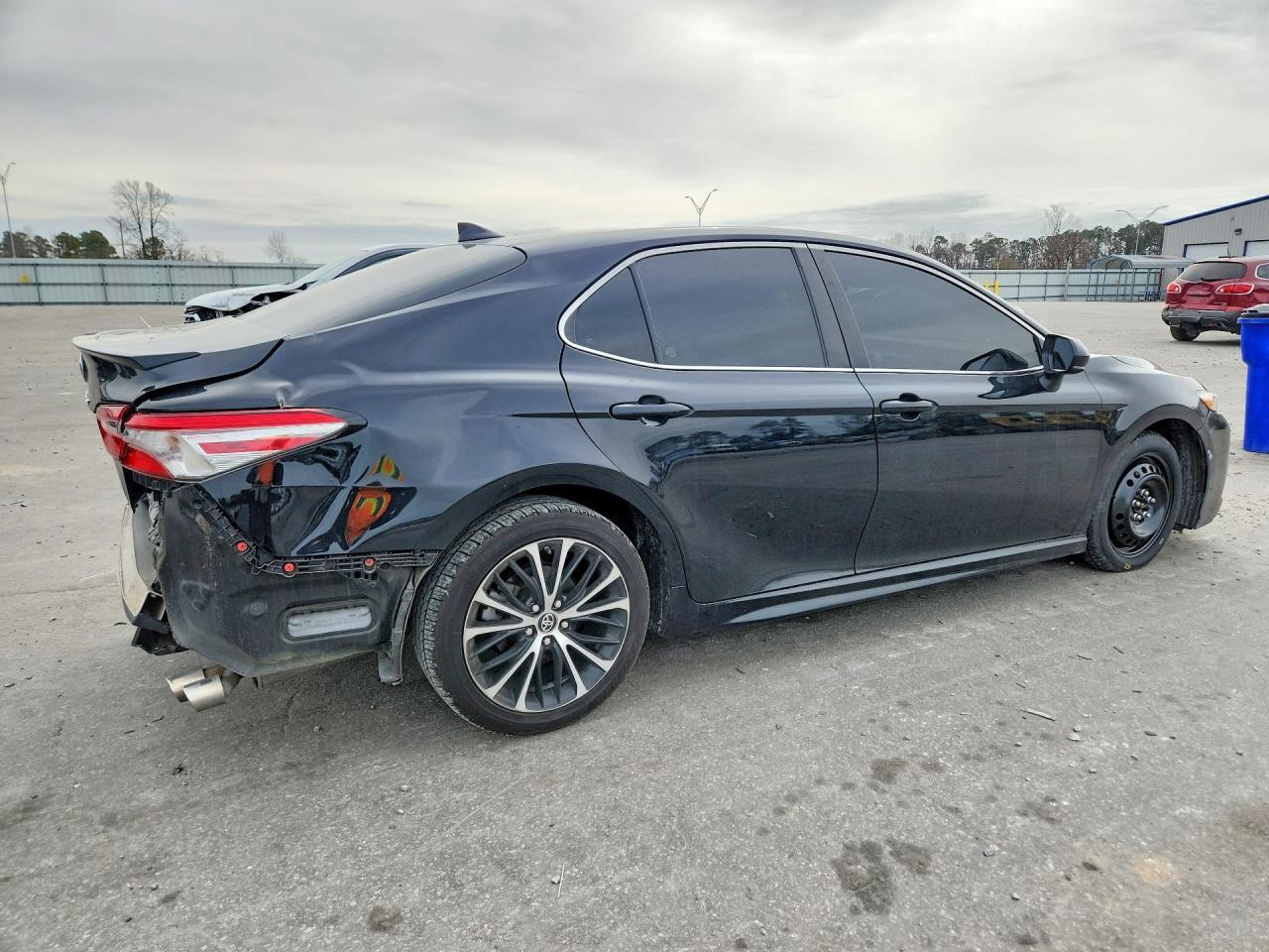 2019 Toyota Camry L - zdjęcie 3
