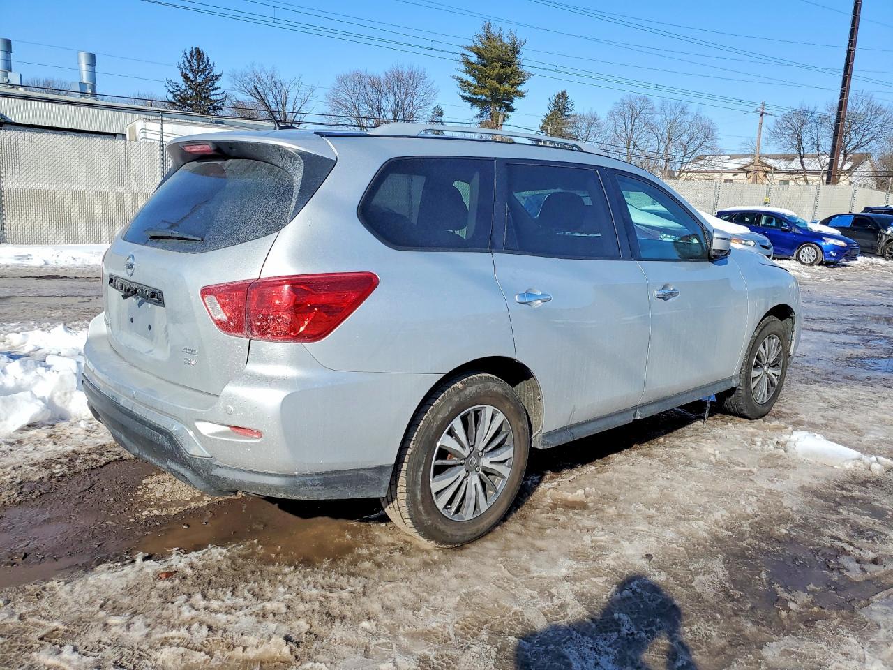 2017 Nissan Pathfinder S - zdjęcie 3