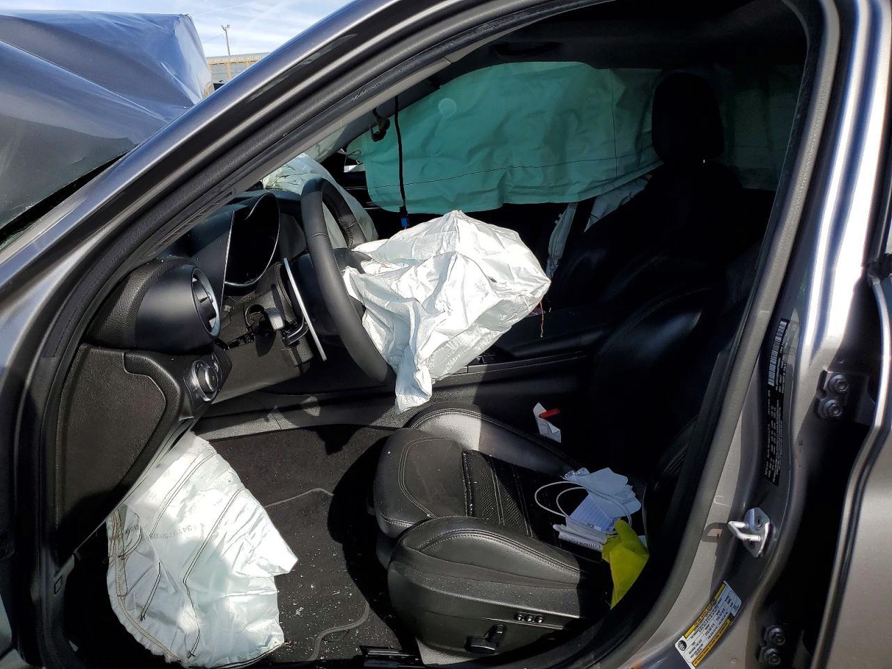 2019 Alfa Romeo Giulia Ti - zdjęcie 7