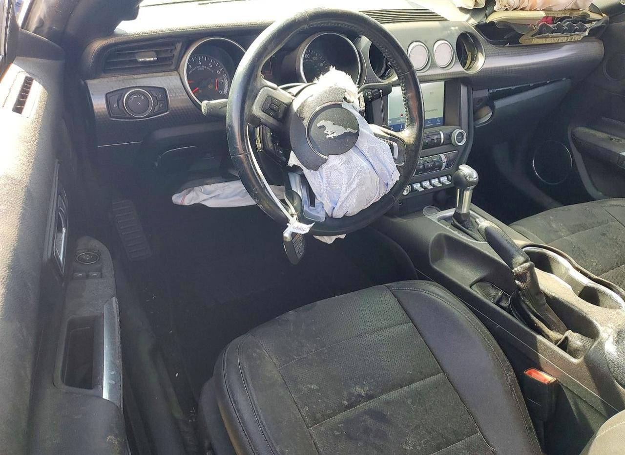 2020 Ford Mustang - zdjęcie 8