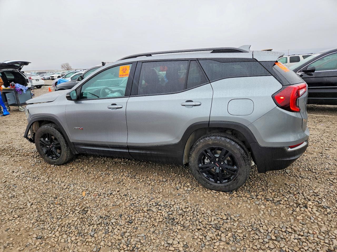 2023 GMC Terrain At4 - zdjęcie 2