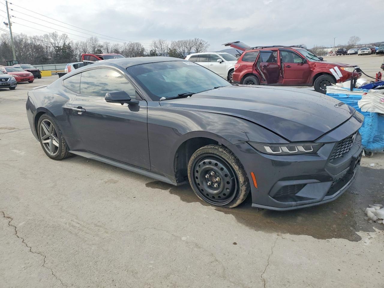 2024 Ford Mustang - zdjęcie 4