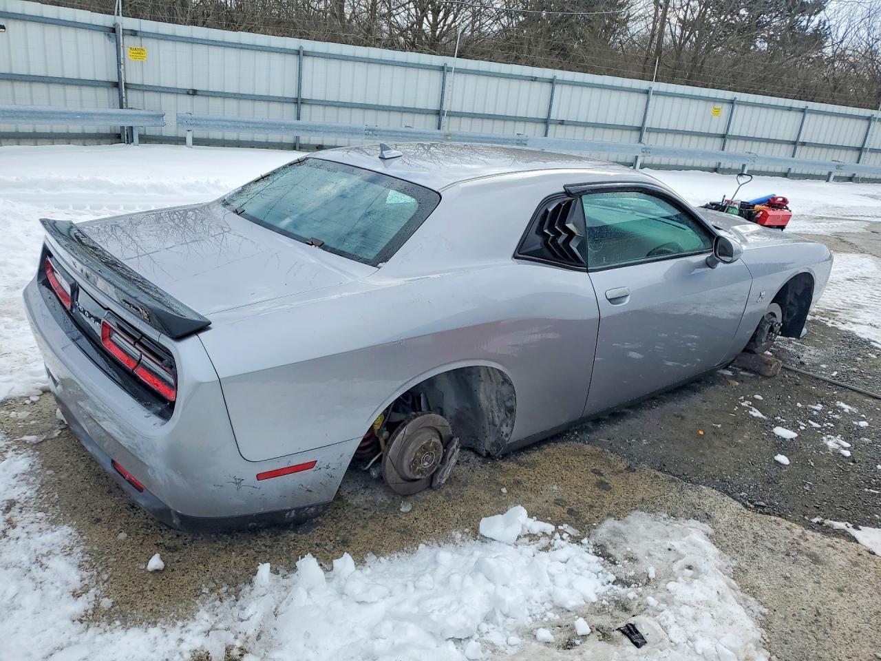 2016 Dodge Challenger R/T Scat Pack - zdjęcie 3