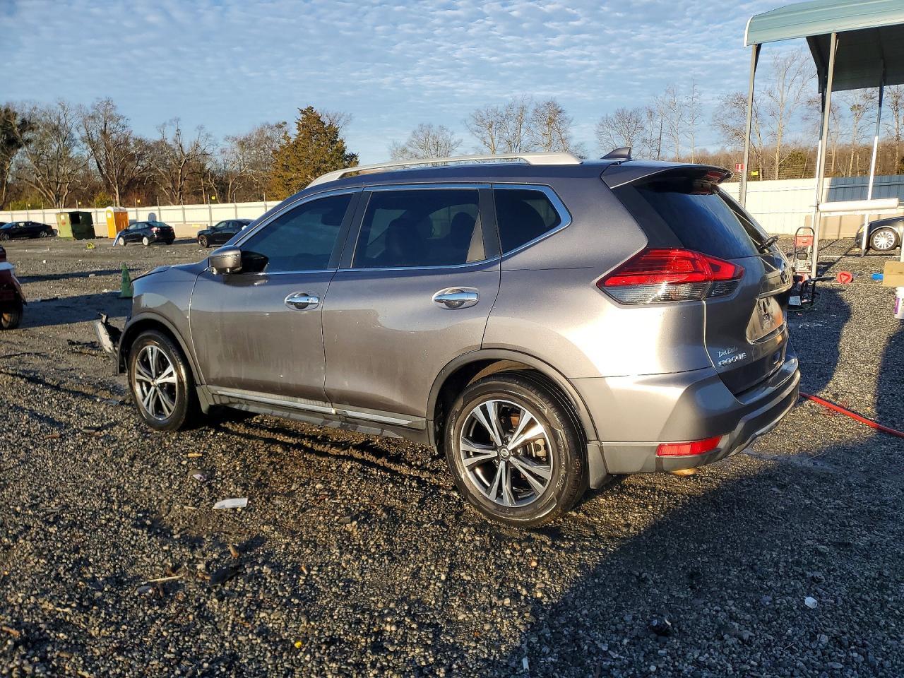 2017 Nissan Rogue Sl - zdjęcie 2