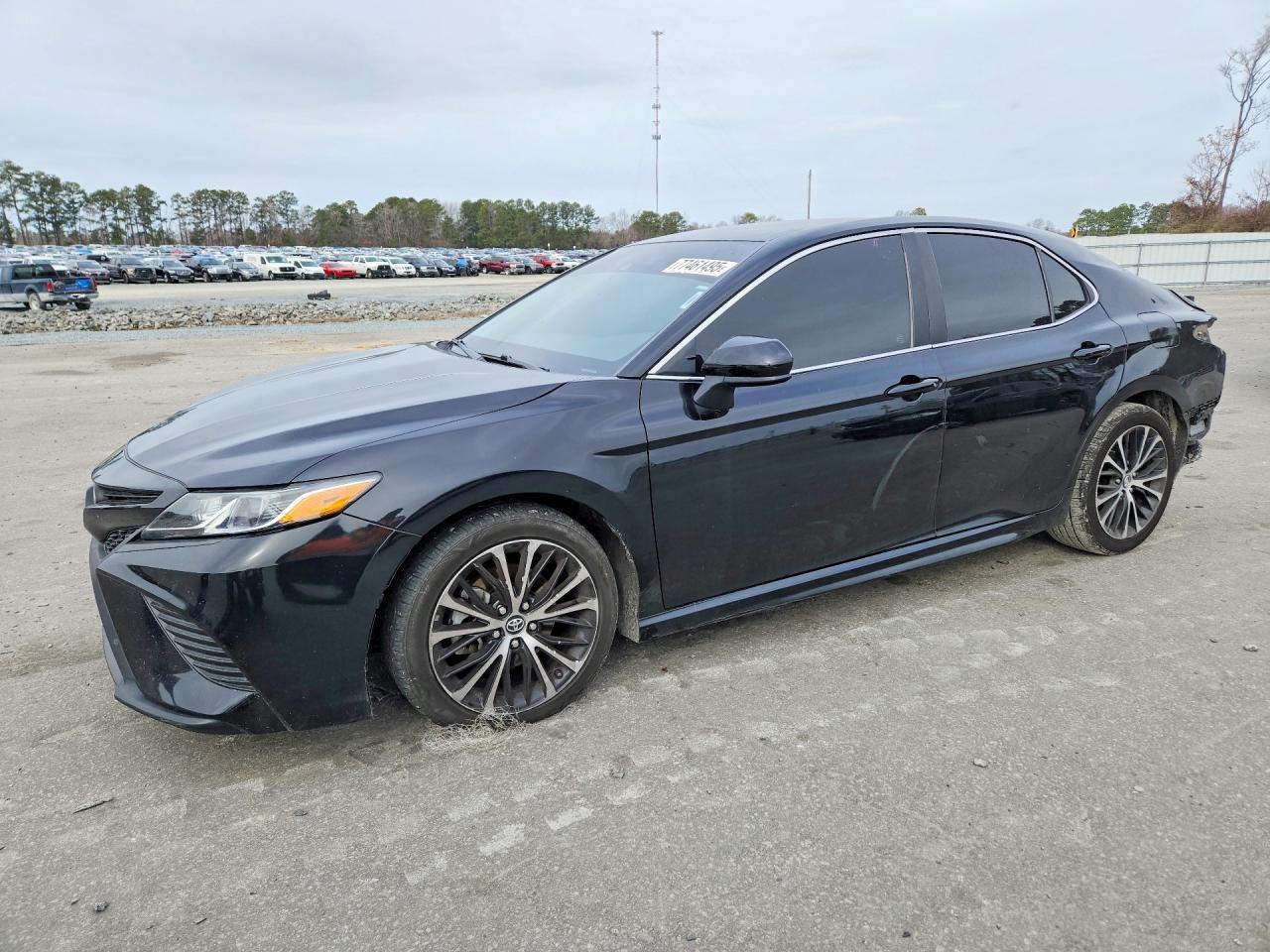 2019 Toyota Camry L - zdjęcie główne