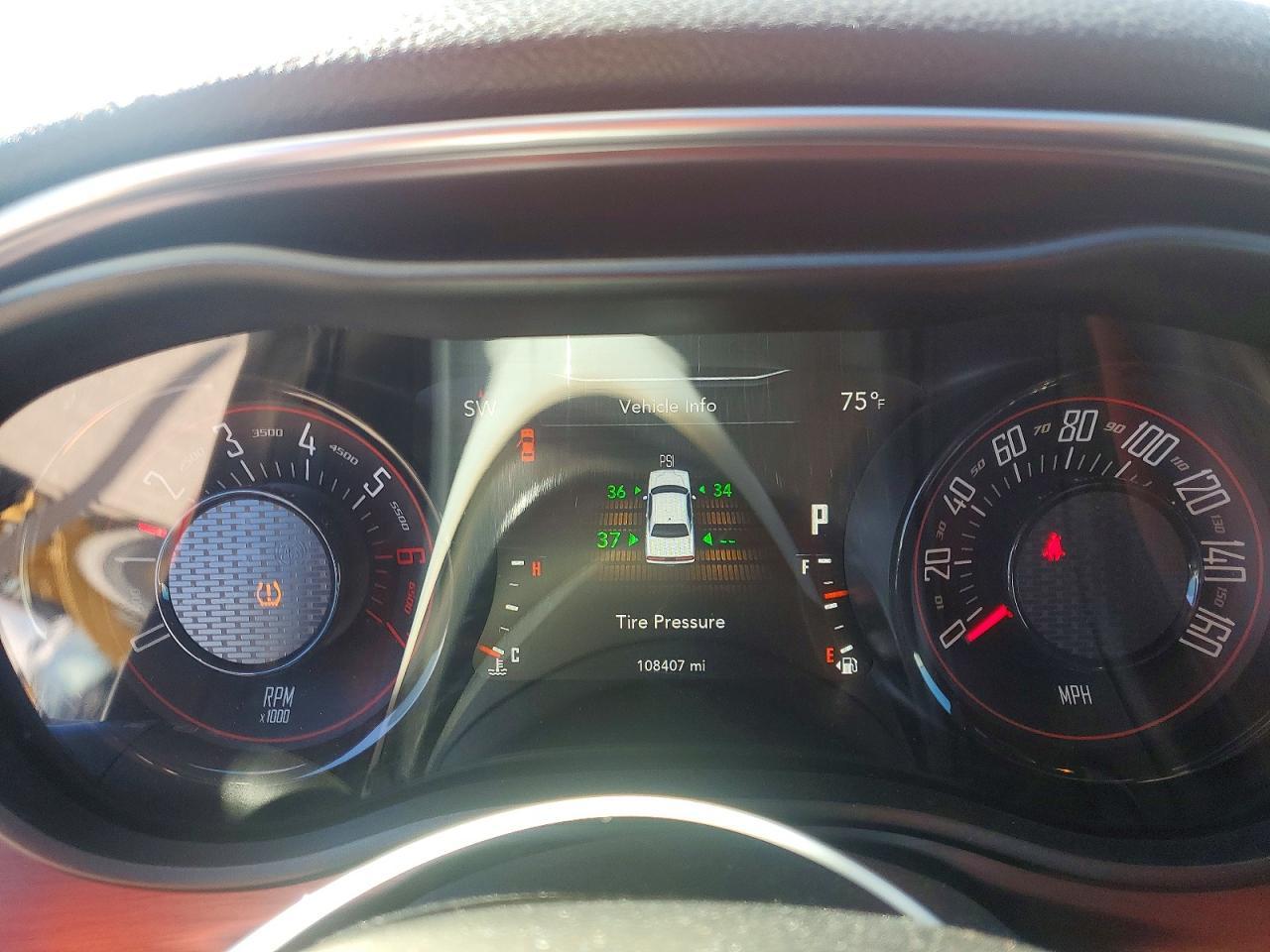 2016 Dodge Challenger R/T - zdjęcie 9