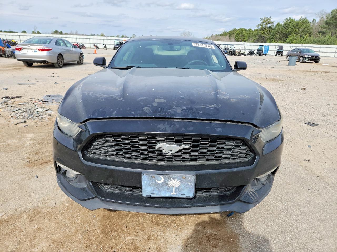 Ford Mustang - zdjęcie 5