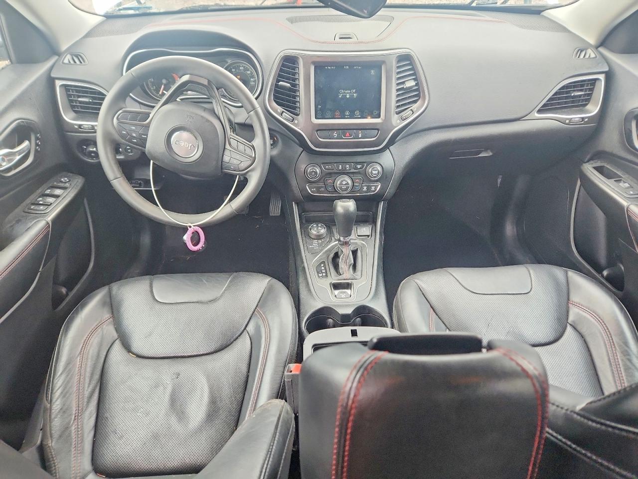 2021 Jeep Cherokee Trailhawk - zdjęcie 8