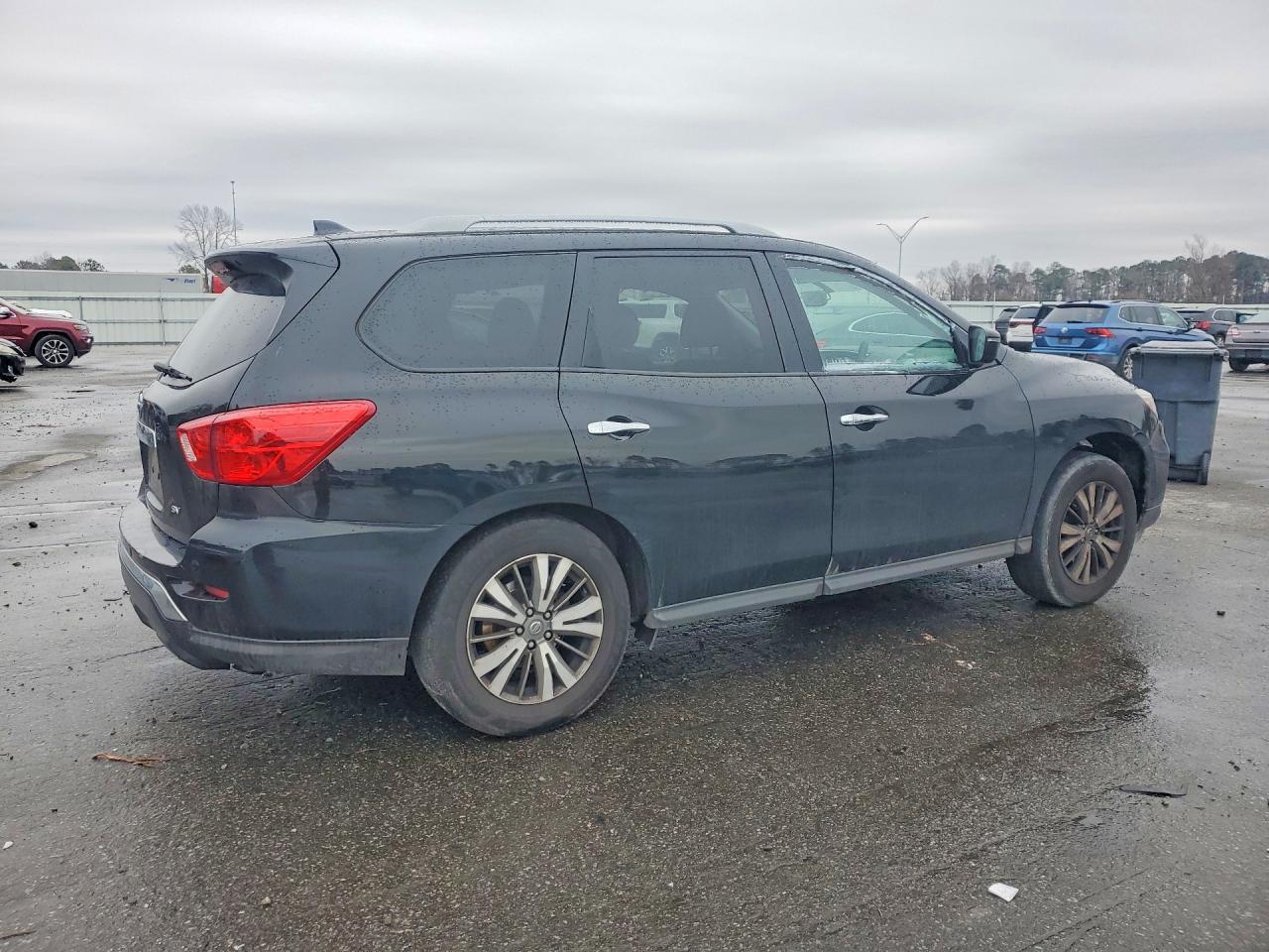 2020 Nissan Pathfinder Sv - zdjęcie 3