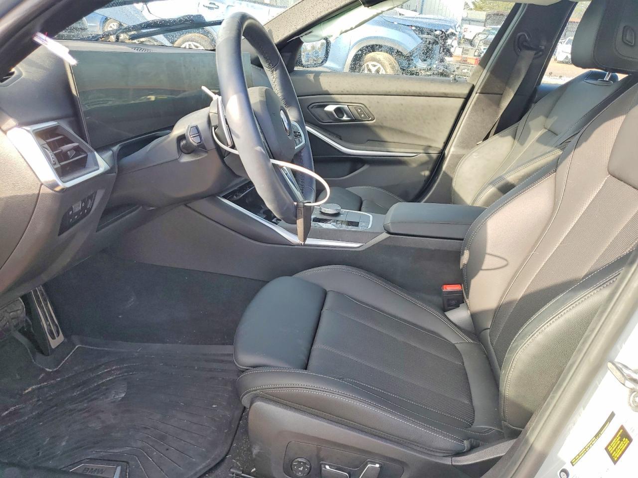 2024 BMW 330I - zdjęcie 7