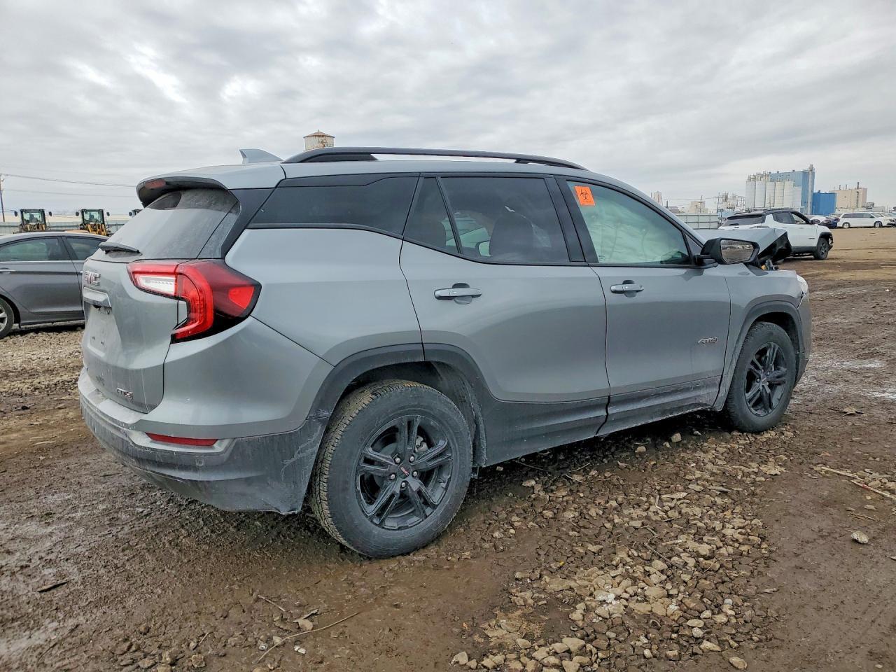 2024 GMC Terrain At4 - zdjęcie 3