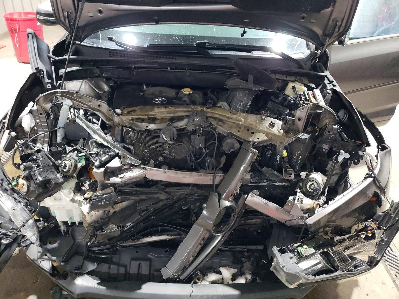 2017 Toyota Highlander Se - zdjęcie 12