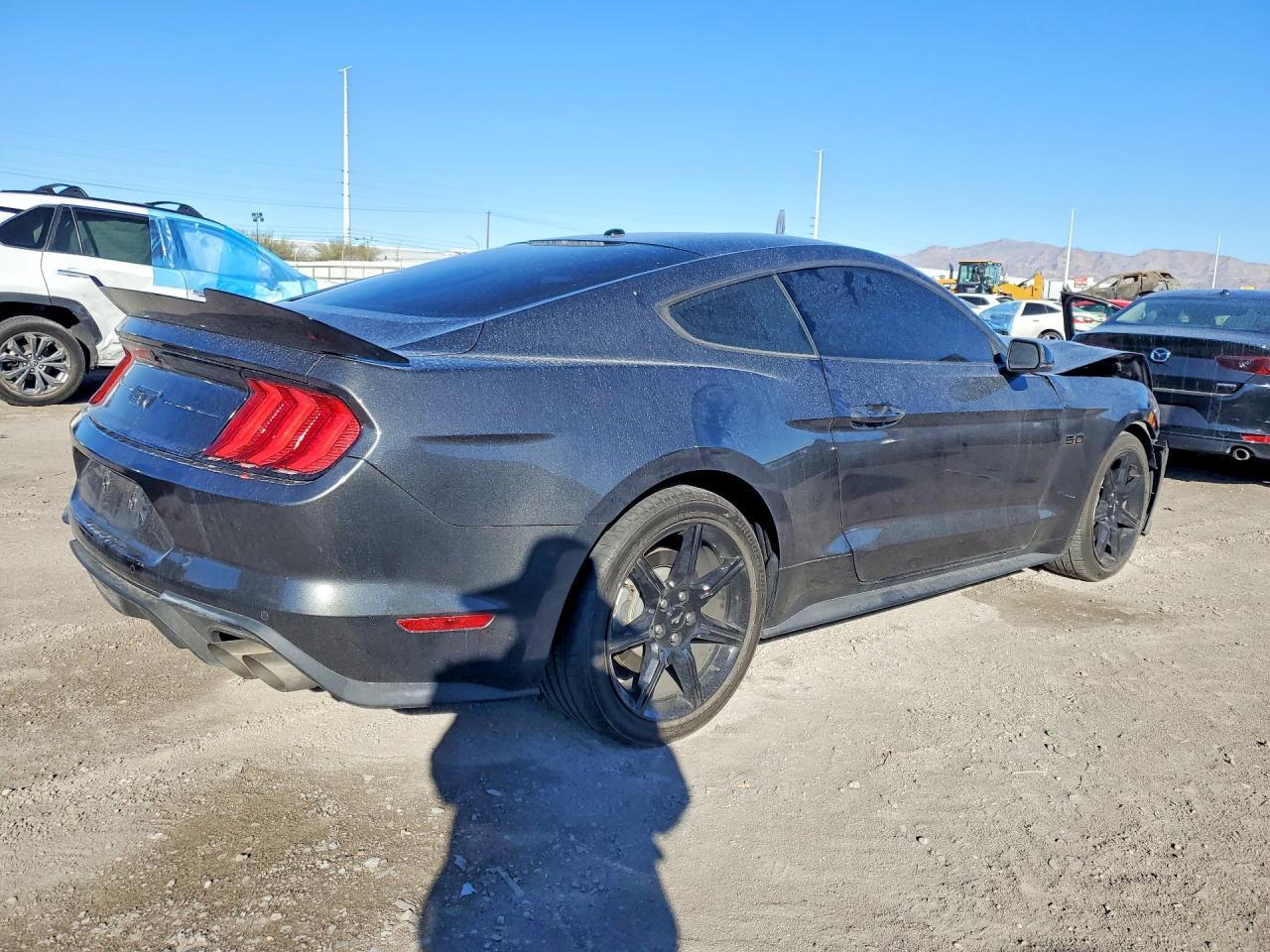 2020 Ford Mustang Gt - zdjęcie 3