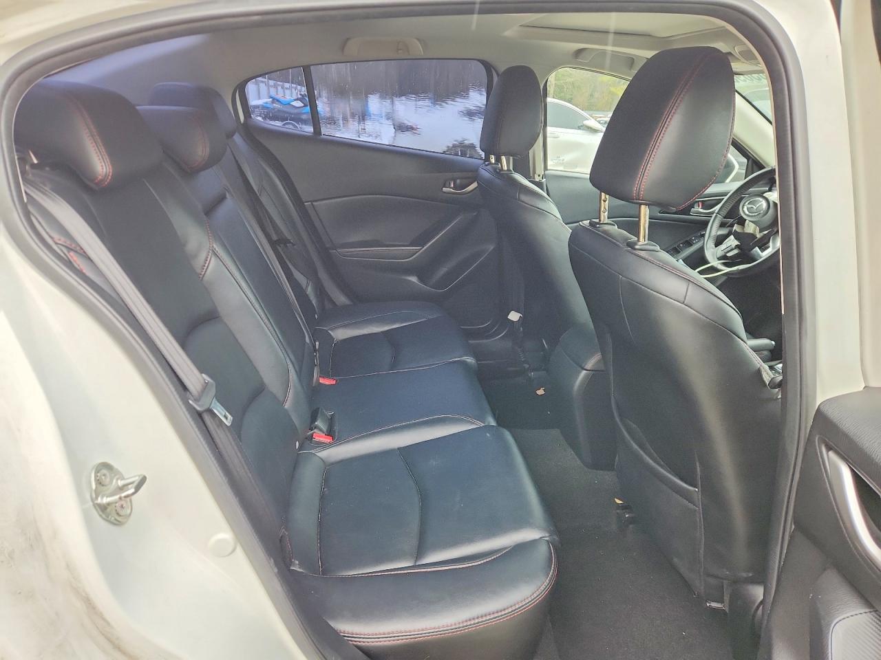 2016 Mazda 3 Grand Touring - zdjęcie 10