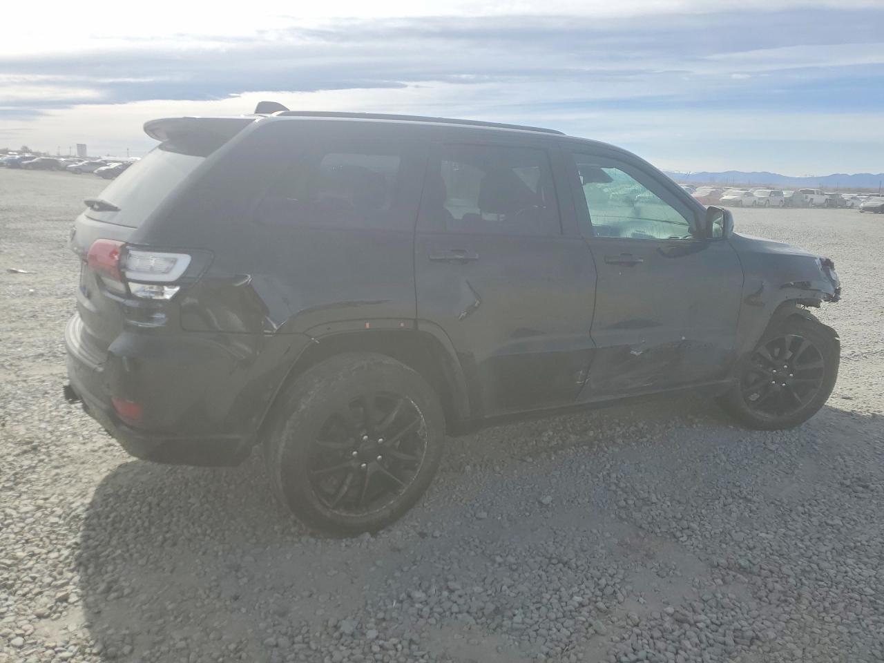 2020 Jeep Grand Cherokee Laredo - zdjęcie 3