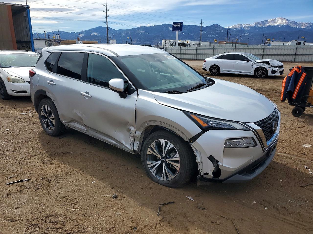 2023 Nissan Rogue Sv - zdjęcie 4